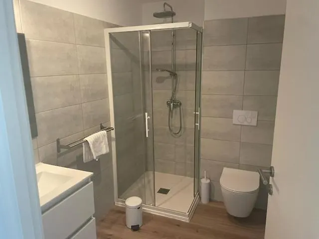 Corse Du Sud Fiori Di Cala Rossa T2 Rez De Jardin Dans Piscine Lecci